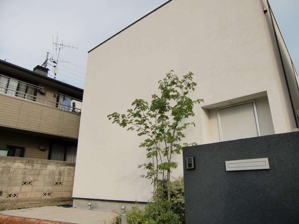 Local appearance photo. New concept urban designer house casa cube