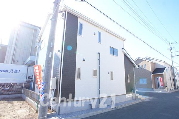 Local appearance photo. 16 Building