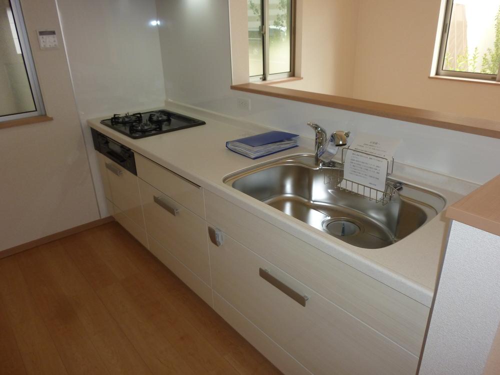Same specifications photo (kitchen). Kitchen construction cases