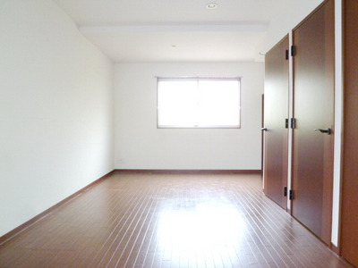 Living and room. A bright room