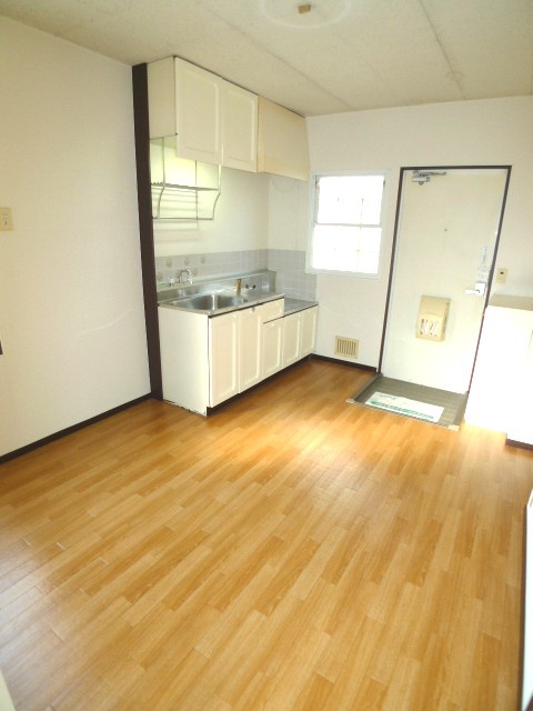 Living and room. Effortlessly ventilation if there is a window