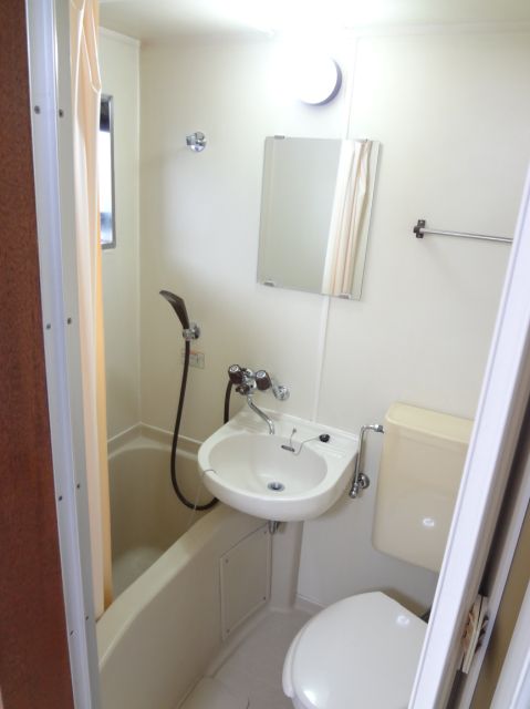 Bath. Windows there account r-ku, ventilation is also good