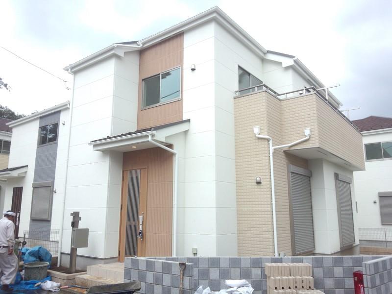 Local appearance photo. Local (10 May 2013) Shooting