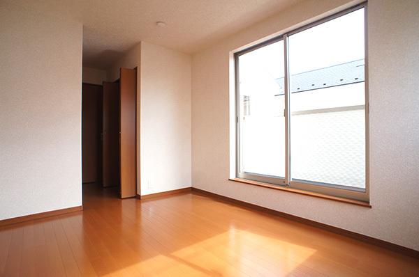 Non-living room. 4 Building