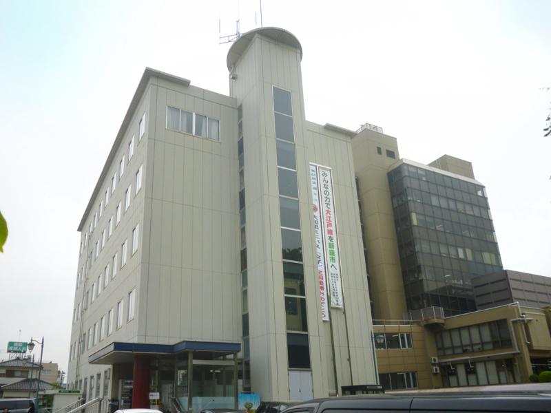 Government office. Niiza 813m to City Hall