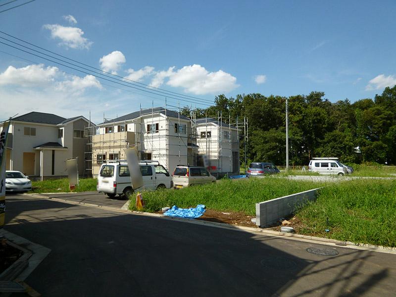 Local photos, including front road. Local Photos