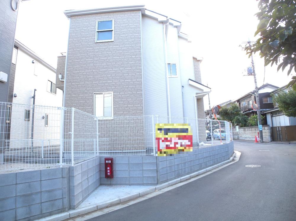 Local appearance photo. Local (11 May 2013) Shooting