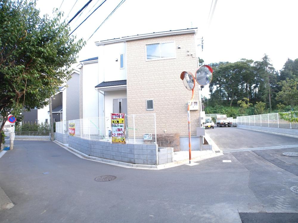 Local appearance photo. Local (11 May 2013) Shooting