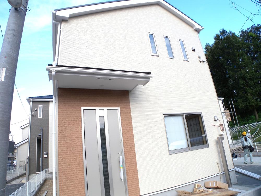 Local appearance photo. Local (11 May 2013) Shooting