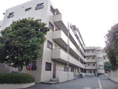 Other. 10m from the road to the appearance (Other)