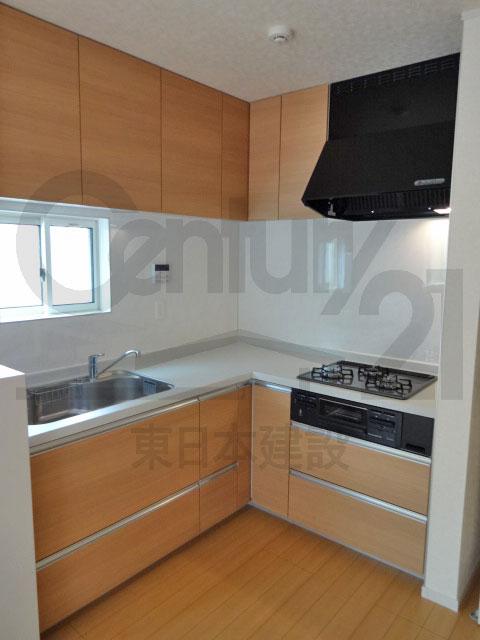 Kitchen. Local (August 2013) Shooting