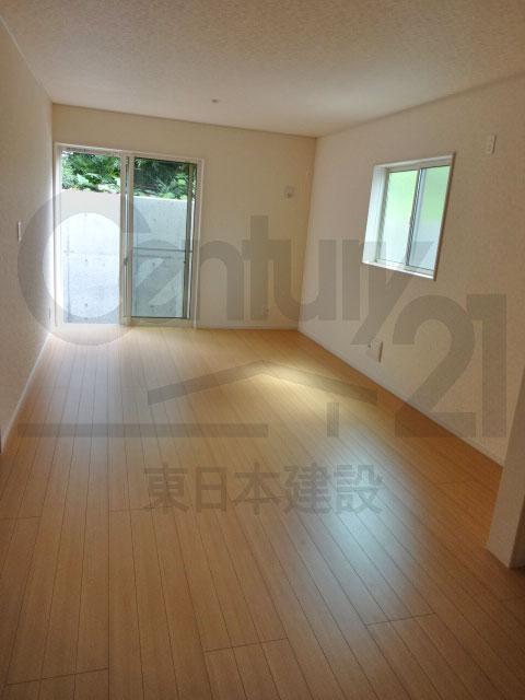 Living. Local (August 2013) Shooting