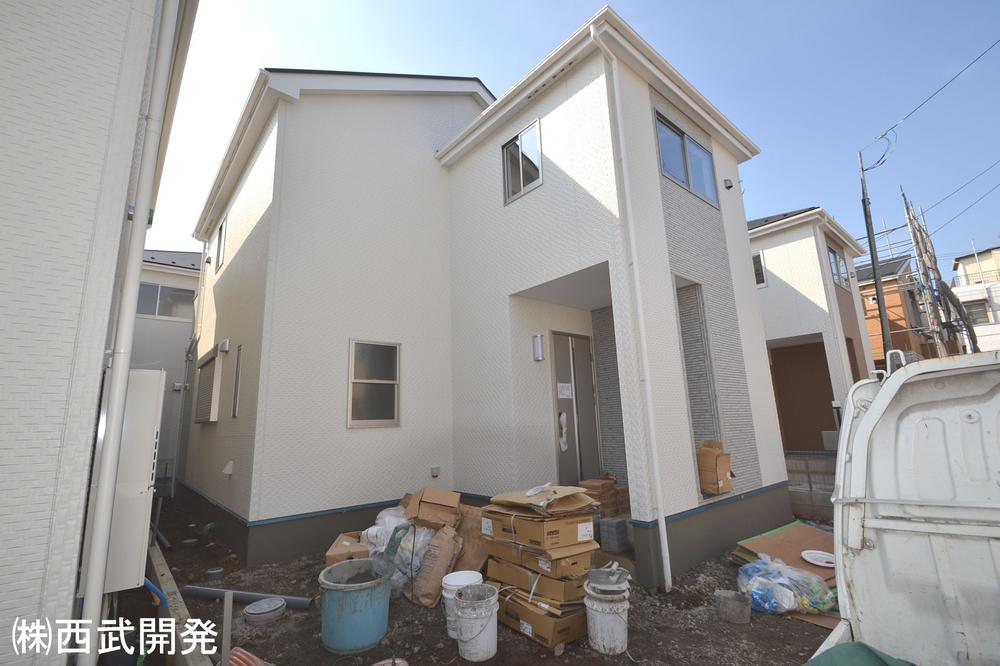 Local appearance photo. Local (11 May 2013) Shooting