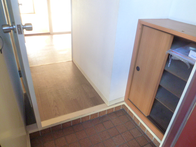 Entrance. The same is by Property of the room.