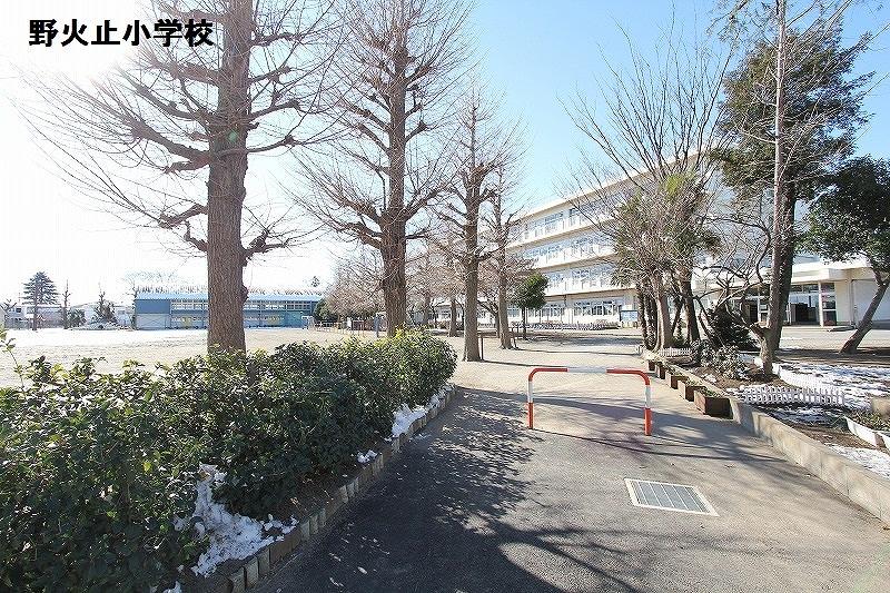 Primary school. Nobidome until elementary school 750m