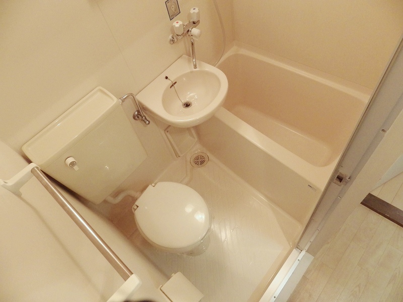 Bath. Another Room No. reference photograph