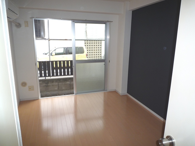 Other room space. Another Room No. reference photograph