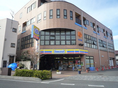 Convenience store. 1 minute convenience store walk up (convenience store) 60m