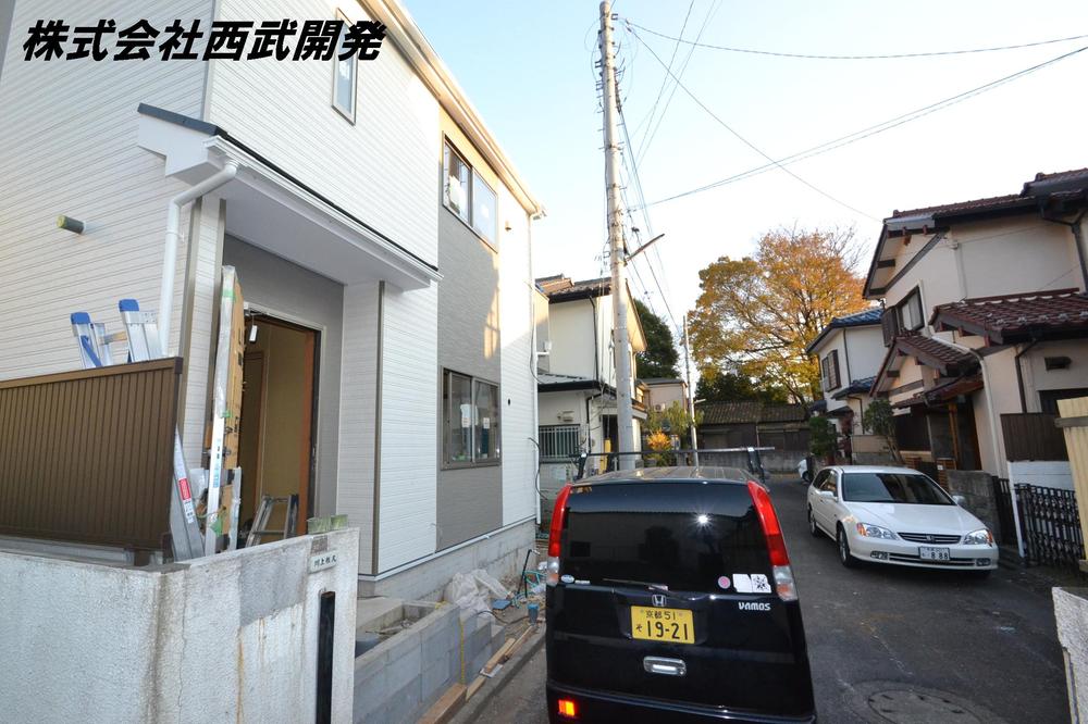 Local photos, including front road. Local (12 May 2013) Shooting