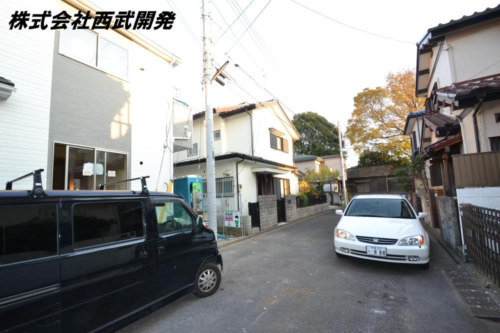 Local photos, including front road. Local (12 May 2013) Shooting