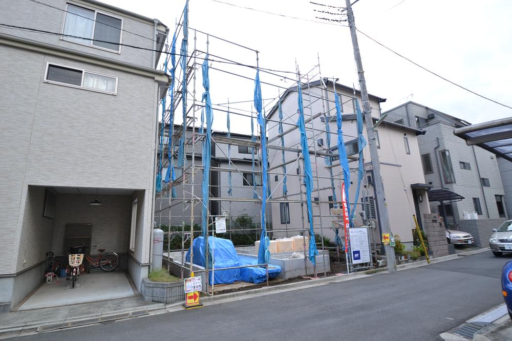 Local appearance photo. Local (10 May 2013) Shooting