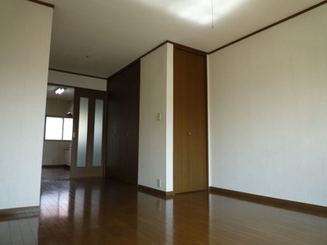 Living and room. It is the flooring of Western-style.