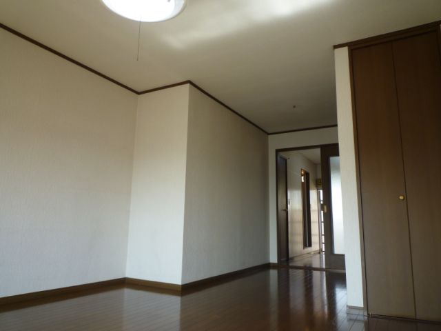 Living and room. Day is a good bright Western-style.