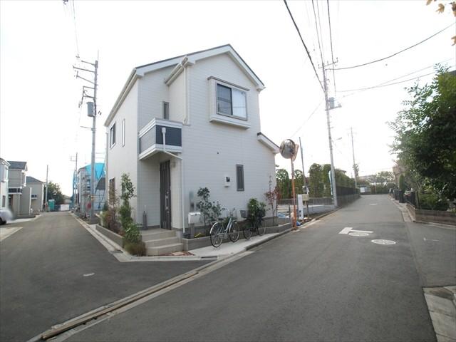 Local appearance photo. Friendly calm living environment in child-rearing.