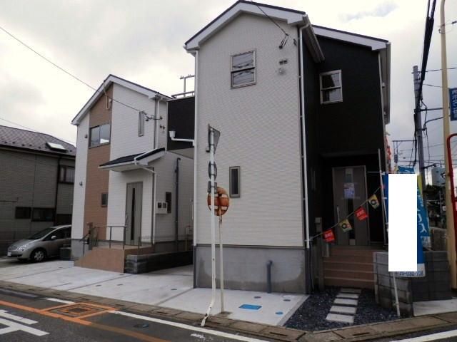 Local appearance photo. Local (10 May 2013) Shooting