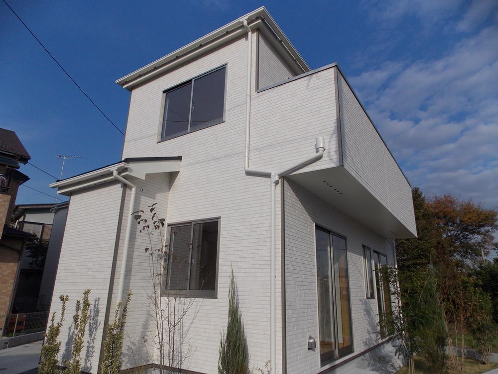 Local appearance photo. Local (11 May 2013) Shooting