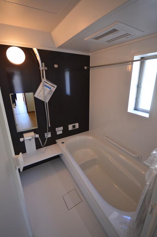 Bathroom. 16 Building Bathroom