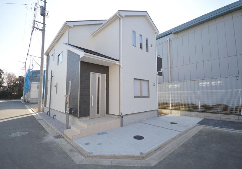 Local appearance photo. 16 Building Exterior Photos