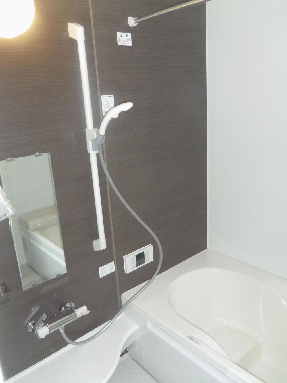 Same specifications photo (bathroom)