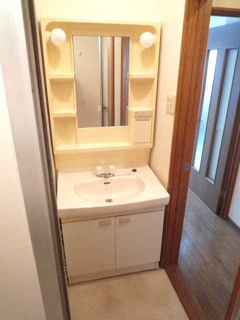 Washroom. Another, Room photo