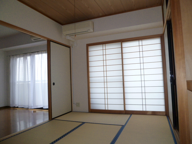 Other room space. Same property, Is another of the room.