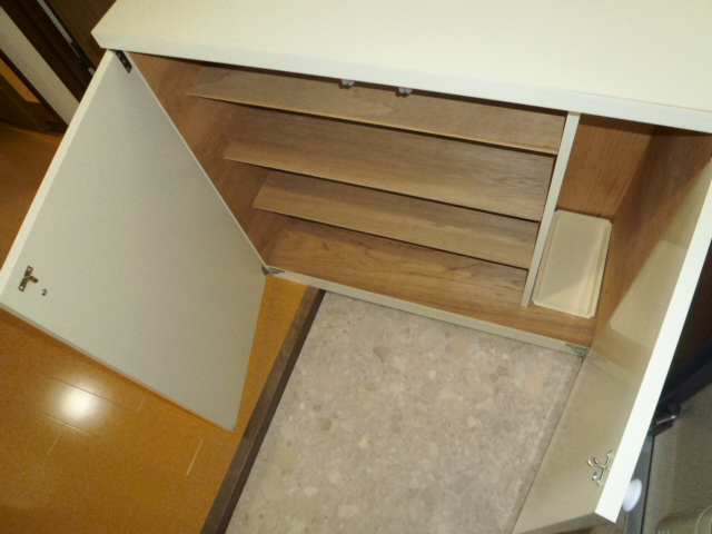 Receipt. Same property, Is another of the room.