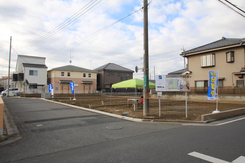 Local photos, including front road. Local (January 2014) Shooting