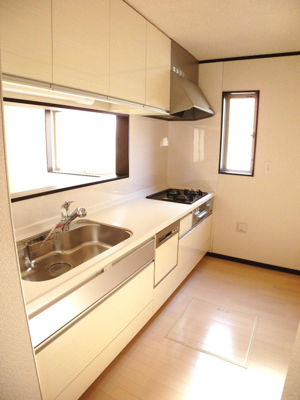 Same specifications photo (kitchen)