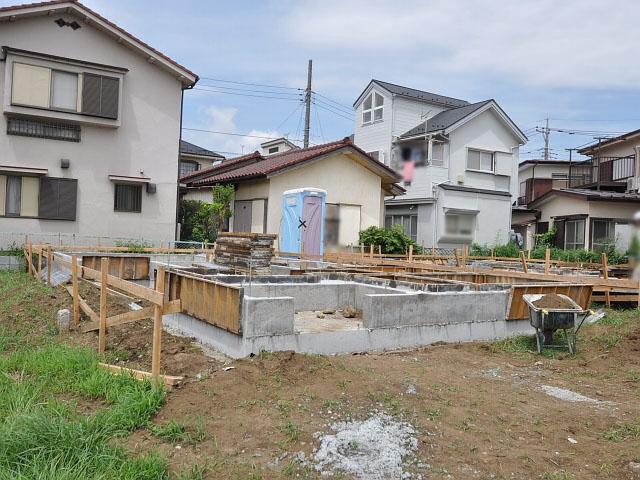 Local appearance photo. A Building Time basis