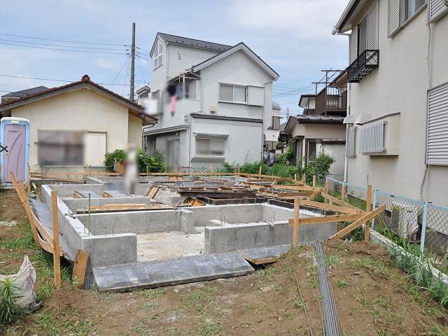 Local appearance photo. B Building Time basis