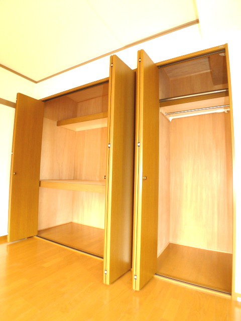 Receipt. Large closet