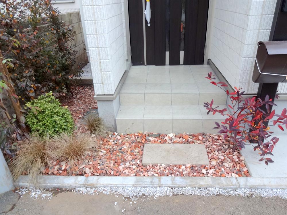 Entrance. Local (11 May 2013) Shooting