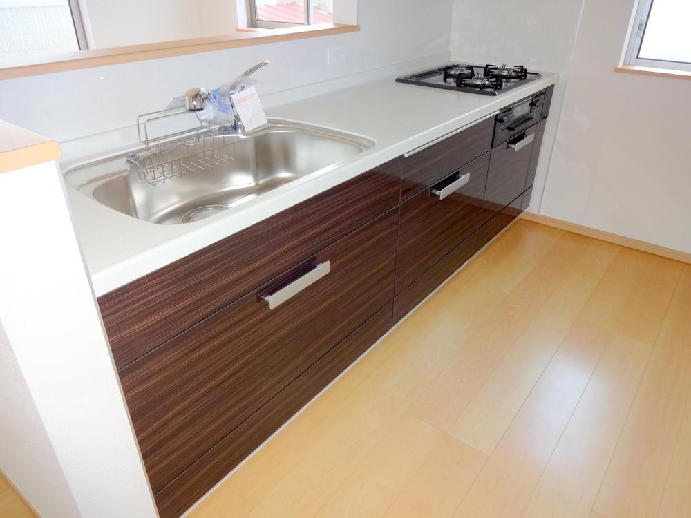 Kitchen. Indoor (11 May 2013) Shooting