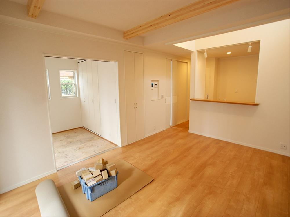 Living. <9 Building living>