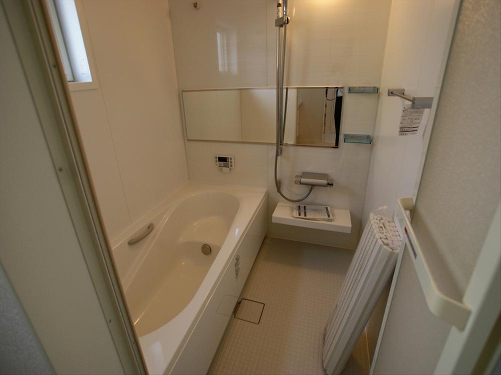 Bathroom. <9 Building Bathroom>