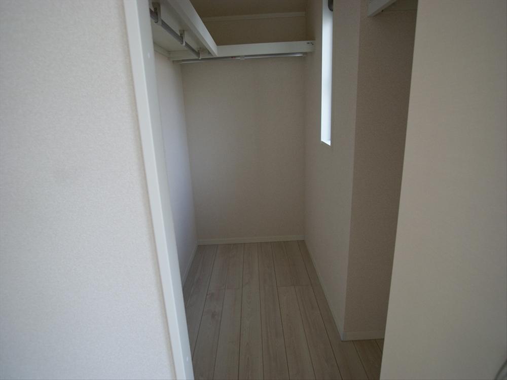 Receipt. <11 Building Walk-in closet>