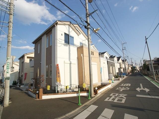 Local appearance photo. Leafy quiet residential area