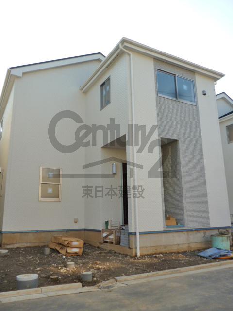 Local appearance photo. Local (11 May 2013) Shooting