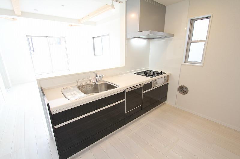 Same specifications photo (kitchen). Same specification kitchen photo