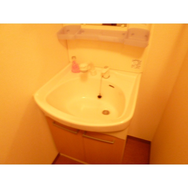 Washroom. Independent wash